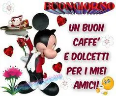 topolino che serve la colazione